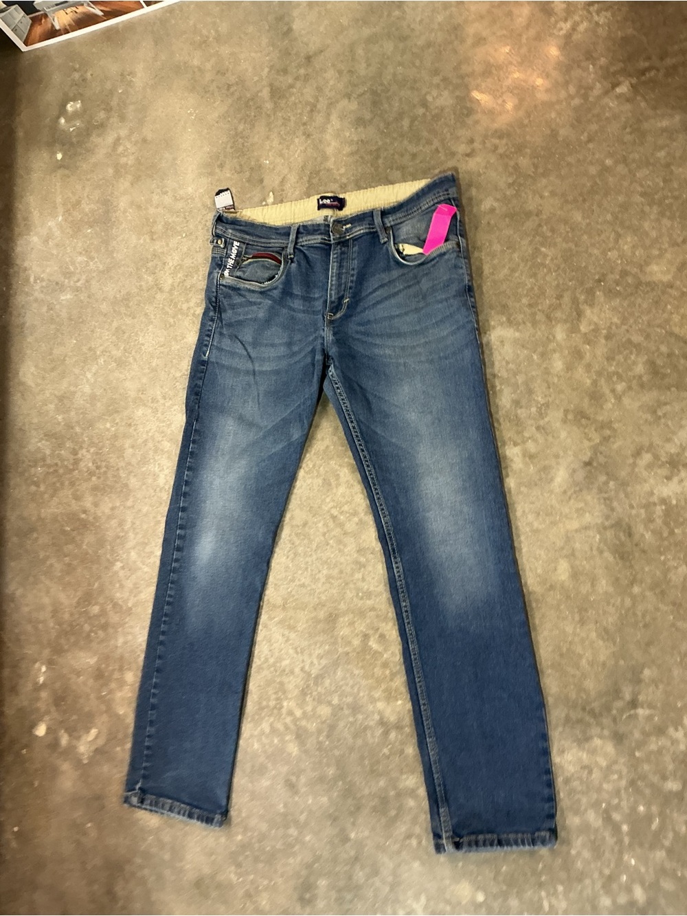 Lee Urban Riders Low Rise Straight Leg Jeans men’s Medium Wash Stretch Denim
